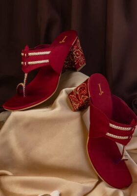 Red Silk Chappal