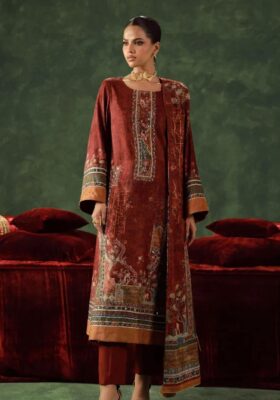 Lalarukh (Bloom Faced) Velvet Set