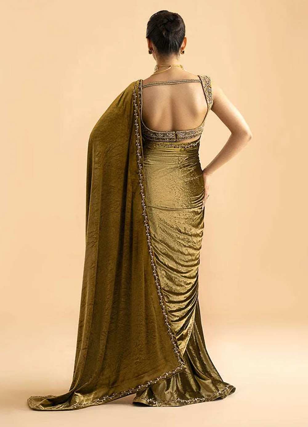 Two Toned Velvet Saree - Image 2