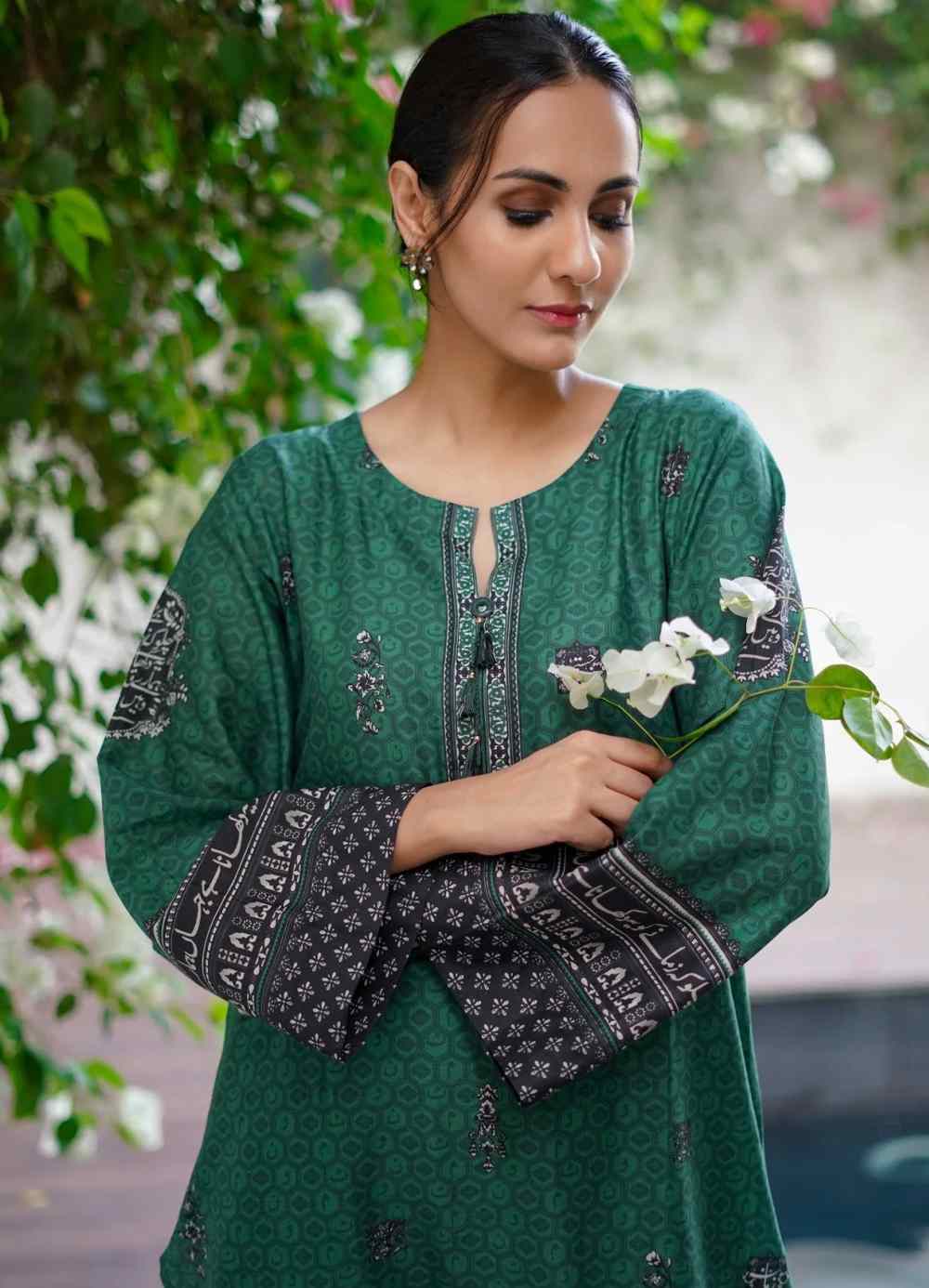 Uraan (The First Flight) Co-ord Set - Green & Black - Image 2
