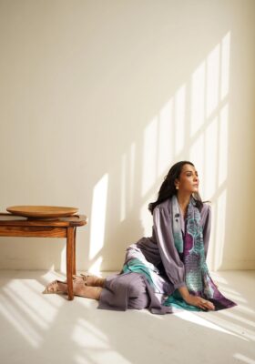 Tarz (Flair & Flourish) Scarf - Shaded Blue & Purple